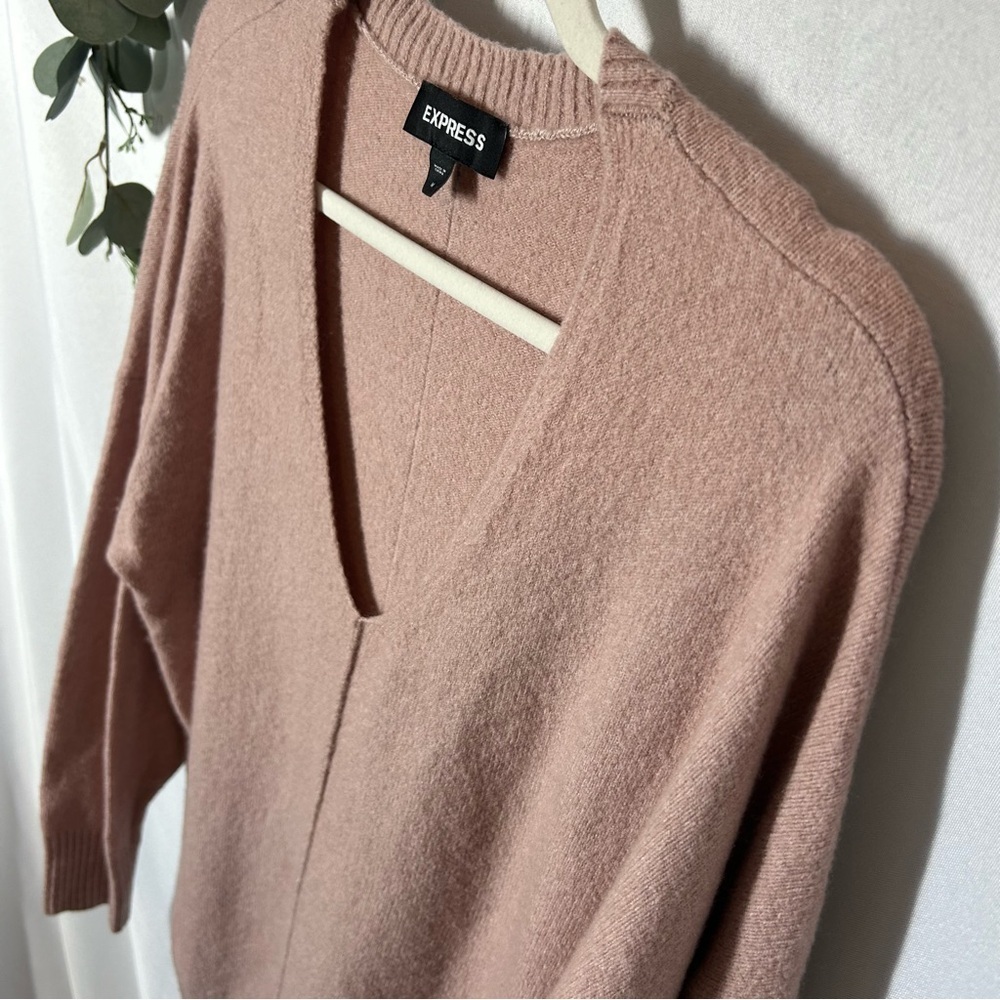 Express | Oversized V Neck Light Pink Sweater Soft Wool Blend Womens Size Medium - Picture 6 of 12